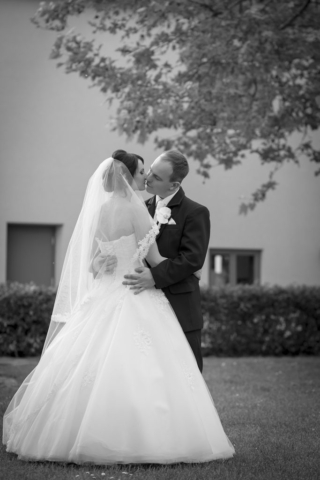 esküvő, pár fotózás, jegyespár, jegyes fotó, fekete-fehér, Kóti Kata Photography